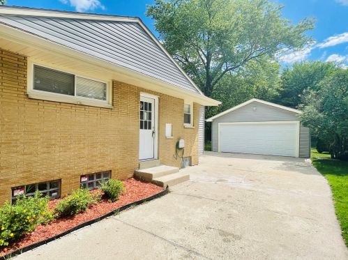 5340 87th St, Milwaukee WI  53225-3512 exterior