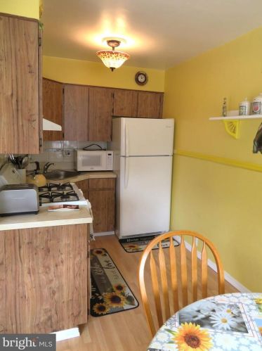 350 Krams Ave, Philadelphia PA 19128-4733 exterior