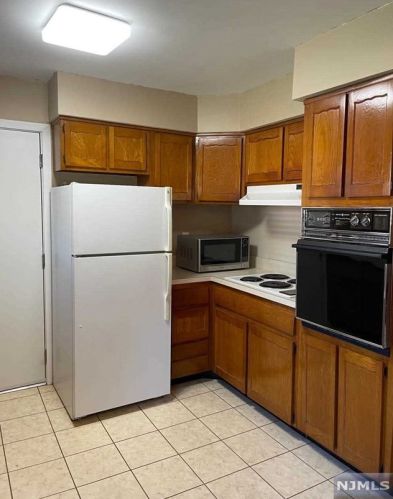 6 Rustic Cir, Montvale NJ 07645-1608 exterior