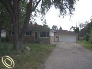 23351 Lynnhurst St, Macomb Township, MI 48042-5481