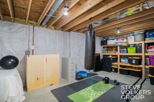 2073 Conifer Rdg Dr, Byron Township MI 49315-7929 exterior