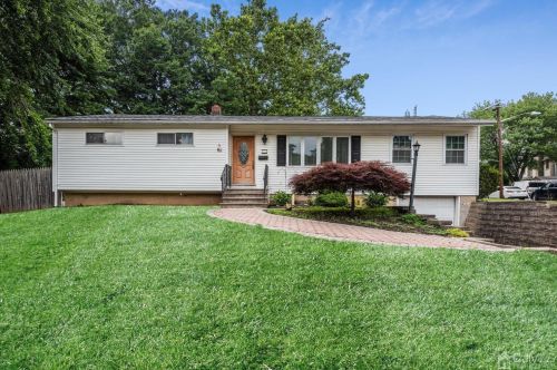 28 Brookside Rd, Edison, NJ 08817-4641