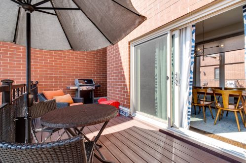 4030 Clark St, Chicago IL 60613-1302 exterior