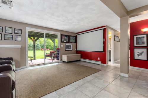 22 Greenleaf Dr, Seabrook NH 03874-4045 exterior