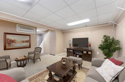 513 Pat Hvn Dr, Pittsburgh PA 15243-1739 exterior