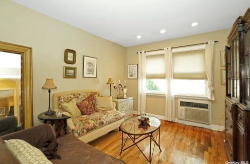 140 Cornell Dr, Commack NY 11725-2504 exterior