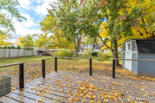 3735 Balsam Ave, Grand Rapids MI 49525-2471 exterior