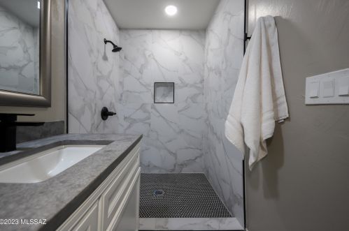 11100 Glenn St, Tucson AZ  85749-8845 exterior