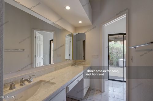 11001 11th St, Phoenix AZ 85020-5825 exterior