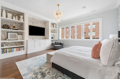 1508 Byron St, Chicago IL 60618-3709 exterior