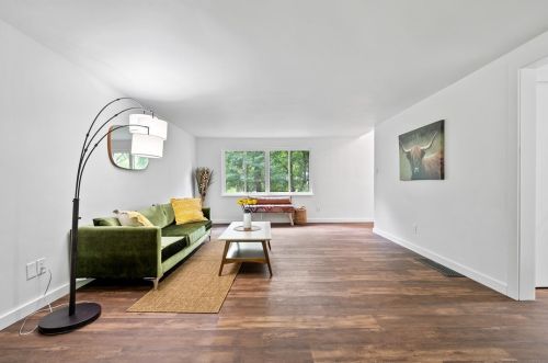 2302 Marbury Rd, Pittsburgh PA  15221-3670 exterior