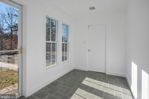 5812 Colfax Ave, Alexandria VA  22311-1014 exterior