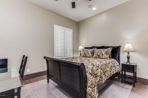 7084 Ivanhoe St, Chandler AZ 85226-0804 exterior