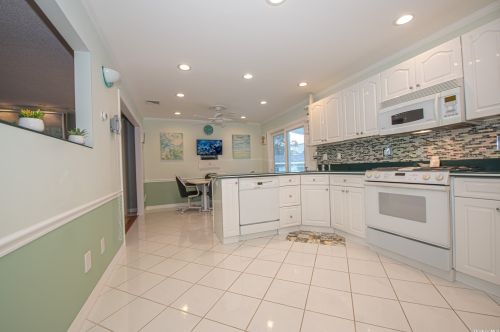 168 Suffolk Ave, Babylon NY 11704-2825 exterior