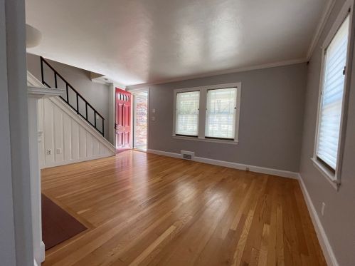 34 Roundwood Rd, Newton MA 02464-1217 exterior