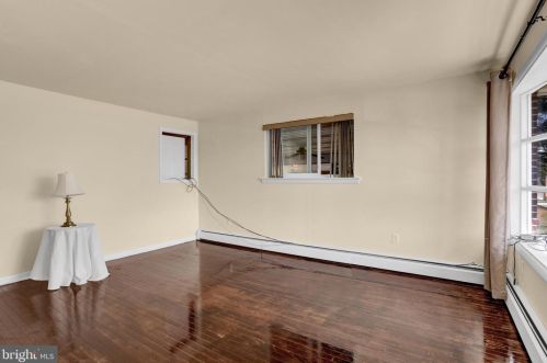 421 Fairview St, Pottstown PA 19464-6136 exterior