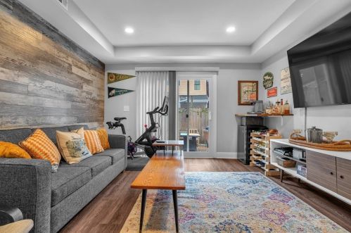 5225 Lotus Way, Pittsburgh PA  15201-2441 exterior