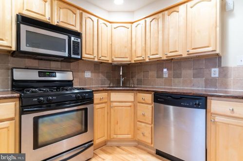 2572 Collins St, Philadelphia PA 19134-3710 exterior