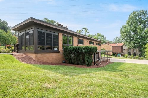 1134 Arrowood Dr, Pittsburgh PA 15243-1802 exterior