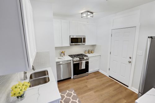 11347 Parnell Ave, Chicago IL 60628-7440 exterior