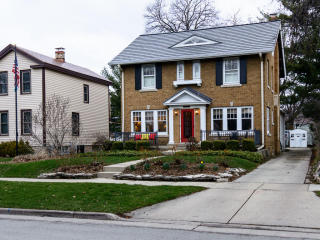 1135 Robertson St, Milwaukee WI  53213-3029 exterior