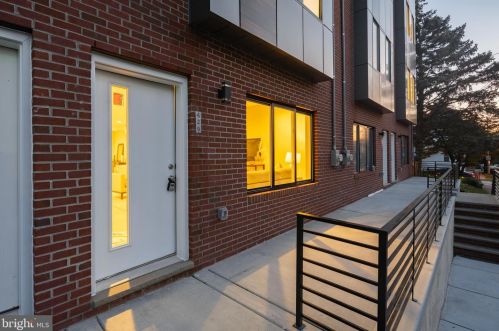 429 Lemonte St, Philadelphia PA 19128-4534 exterior