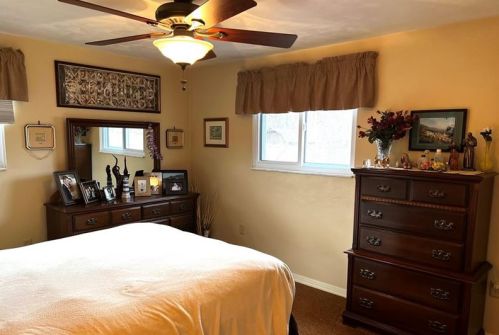 1477 Prospect Rd, Pittsburgh PA 15227-3733 exterior