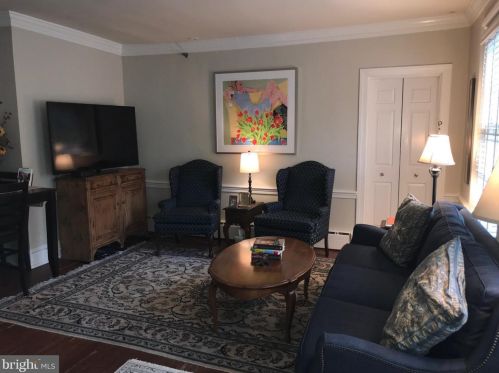 303 Royal St, Alexandria VA  22314-2628 exterior