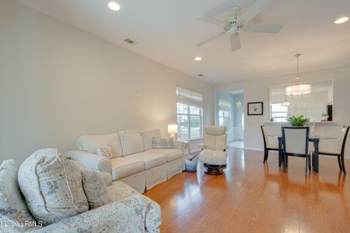 19 Beaufort Riv Rd, Bluffton SC 29909-6220 exterior