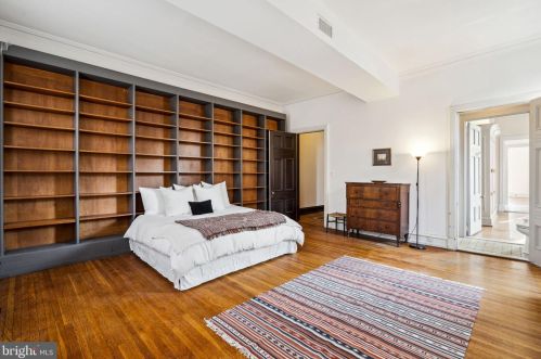 2322 Delancey Pl, Philadelphia PA 19103-6407 exterior