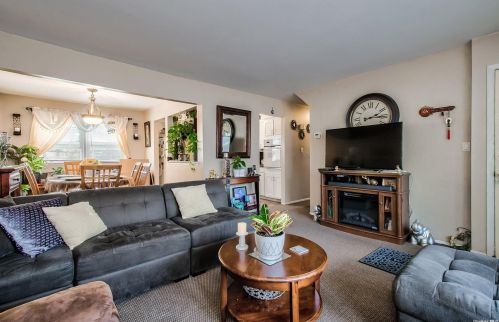 58 21 St, Huntington Station NY 11746-3259 exterior