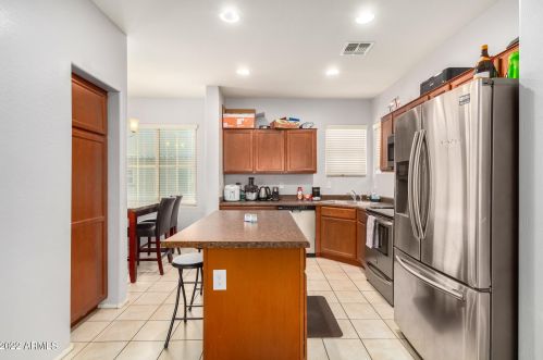 2032 77th Ln, Phoenix AZ 85033-4925 exterior