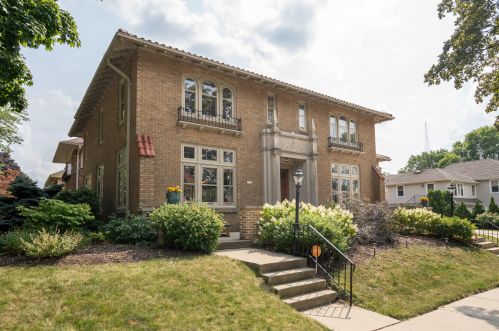 2723 Edgewood Ave, Milwaukee WI  53211-2913 exterior