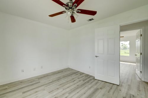 1925 Redwing Cir, Fort Pierce FL 34952-8834 exterior