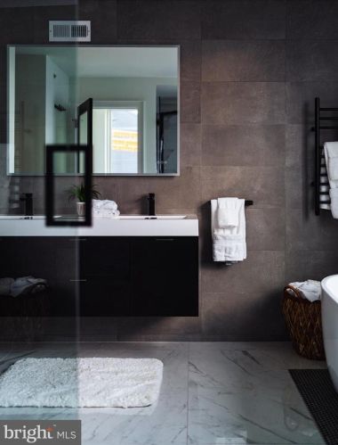 2620 Hagert St, Philadelphia PA 19125-1617 exterior