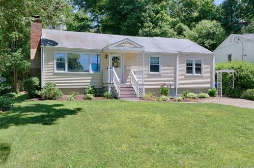 14 Buttonball Trl, Norwalk CT 06851-2804 exterior