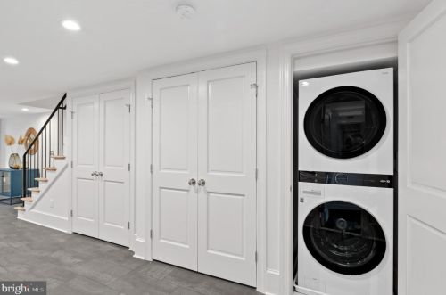 1744 T St, Washington DC 20009-7102 exterior