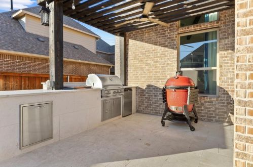 2171 Prospect Dr, Frisco TX exterior