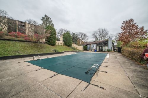 2034 Swallow Hill Rd, Pittsburgh PA  15220-1646 exterior