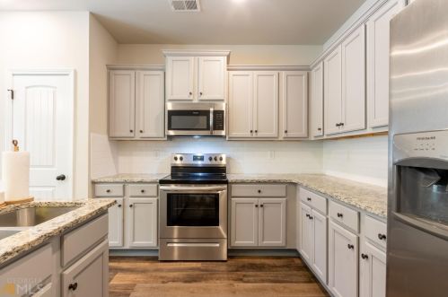 3006 Bayrose Cir, Atlanta GA  30344-1680 exterior