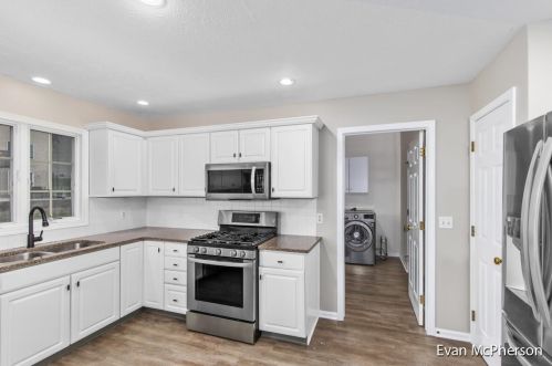 2114 Gettysburg Dr, Grand Rapids MI 49508-6560 exterior