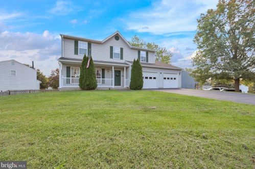195 Pheasant Run Ln, Hanover, PA 17331-9186