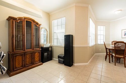 2037 Crestview Way, Naples FL 34119-3306 exterior