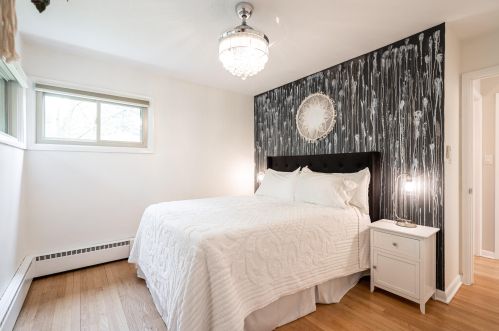 8934 Seneca Rd, Milwaukee WI 53217-2331 exterior