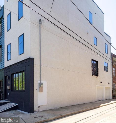 808 Fitzwater St, Philadelphia PA 19147-2808 exterior