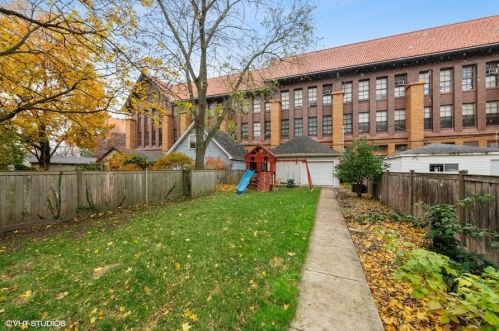 3634 Tripp Ave, Chicago IL 60641-3039 exterior