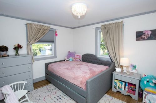 24 Carriage Dr, Wallingford CT  06492-3111 exterior