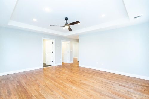 20 Linden Ave, Edison NJ 08817-3208 exterior