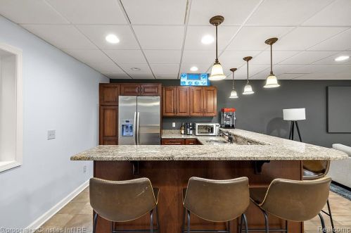 1174 Lakeside Dr, Bham MI 48009-1381 exterior