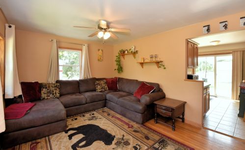 135 Martin Ln, Milwaukee, WI 53207-4973